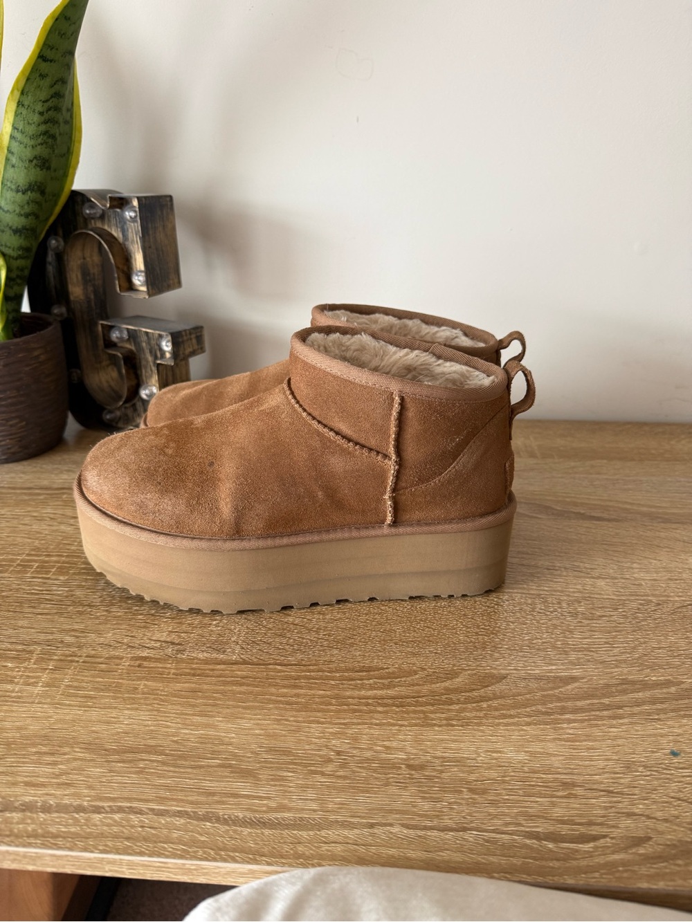 Platform UGG Mini Boots (Chestnut, Women’s 9) - Picture 4 of 8